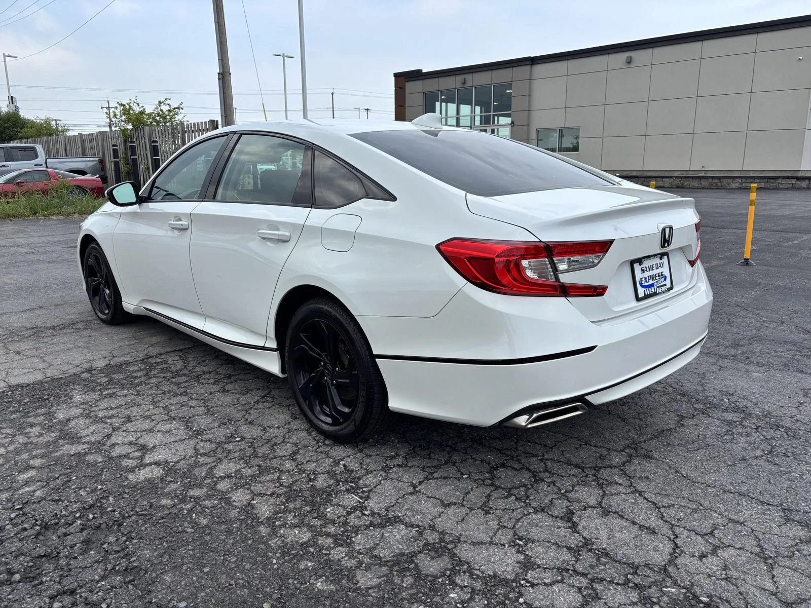 Used 2020 Platinum White Pearl Honda EX-L image 5