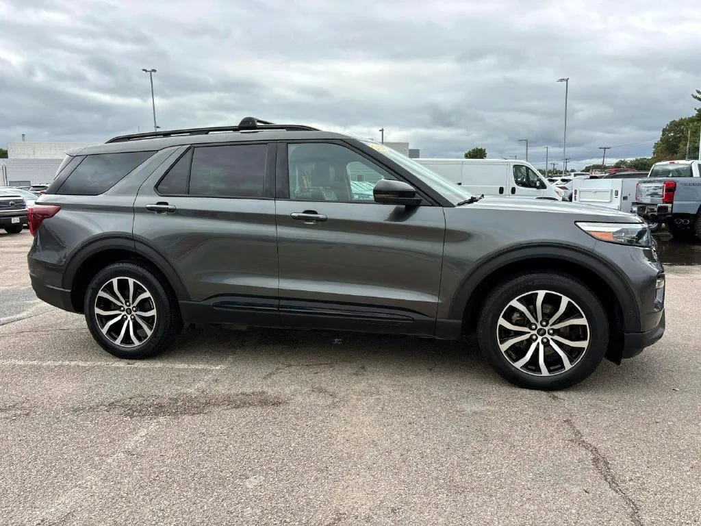 Used 2020 Magnetic Ford ST image 2