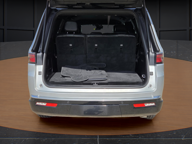 Used 2022 Silver Jeep Series III image 7