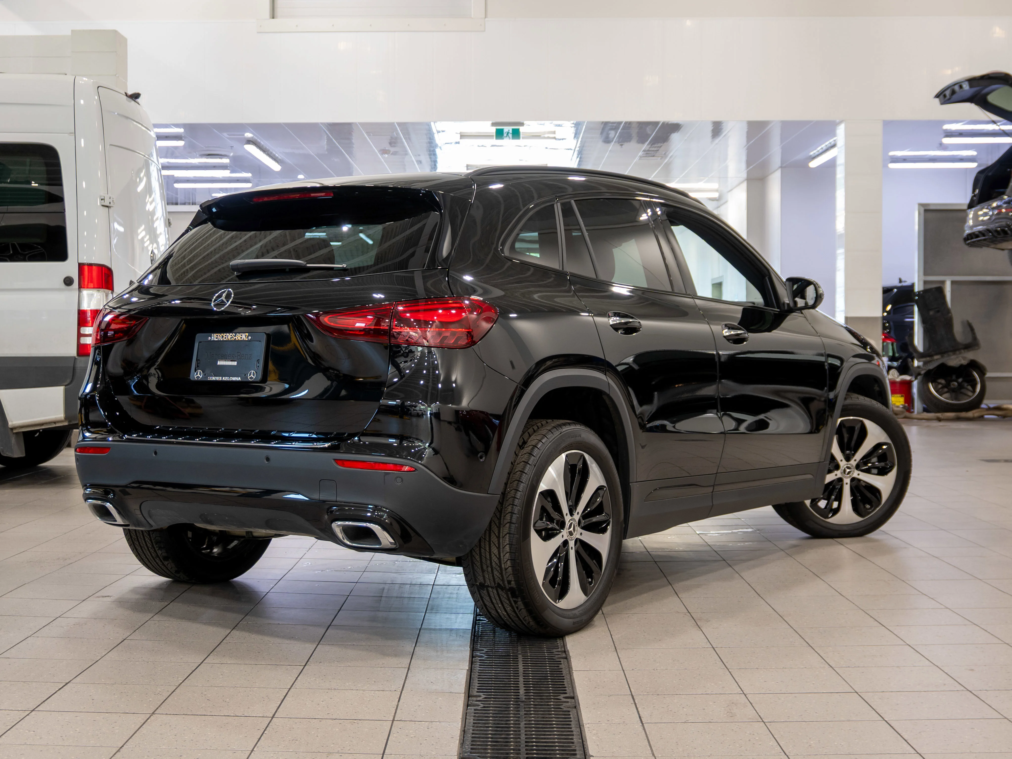 New 2026 COSMOS BLACK METALLIC Mercedes-Benz GLA 250 image 3