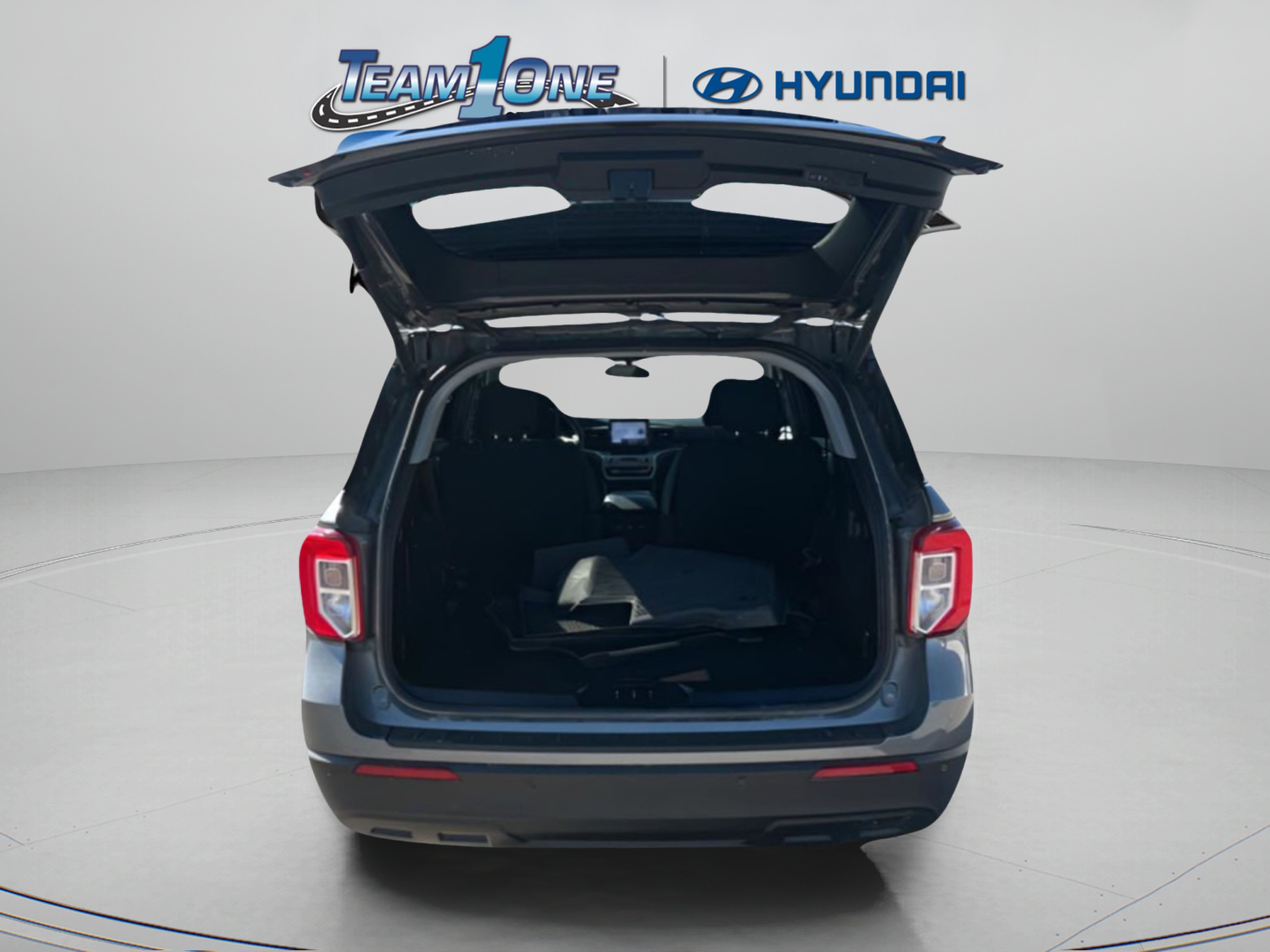 Used 2023 Gray Metallic Ford XLT image 25