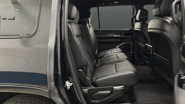 Used 2024 Diamond Black Crystal Pearlcoat Jeep Series II image 23