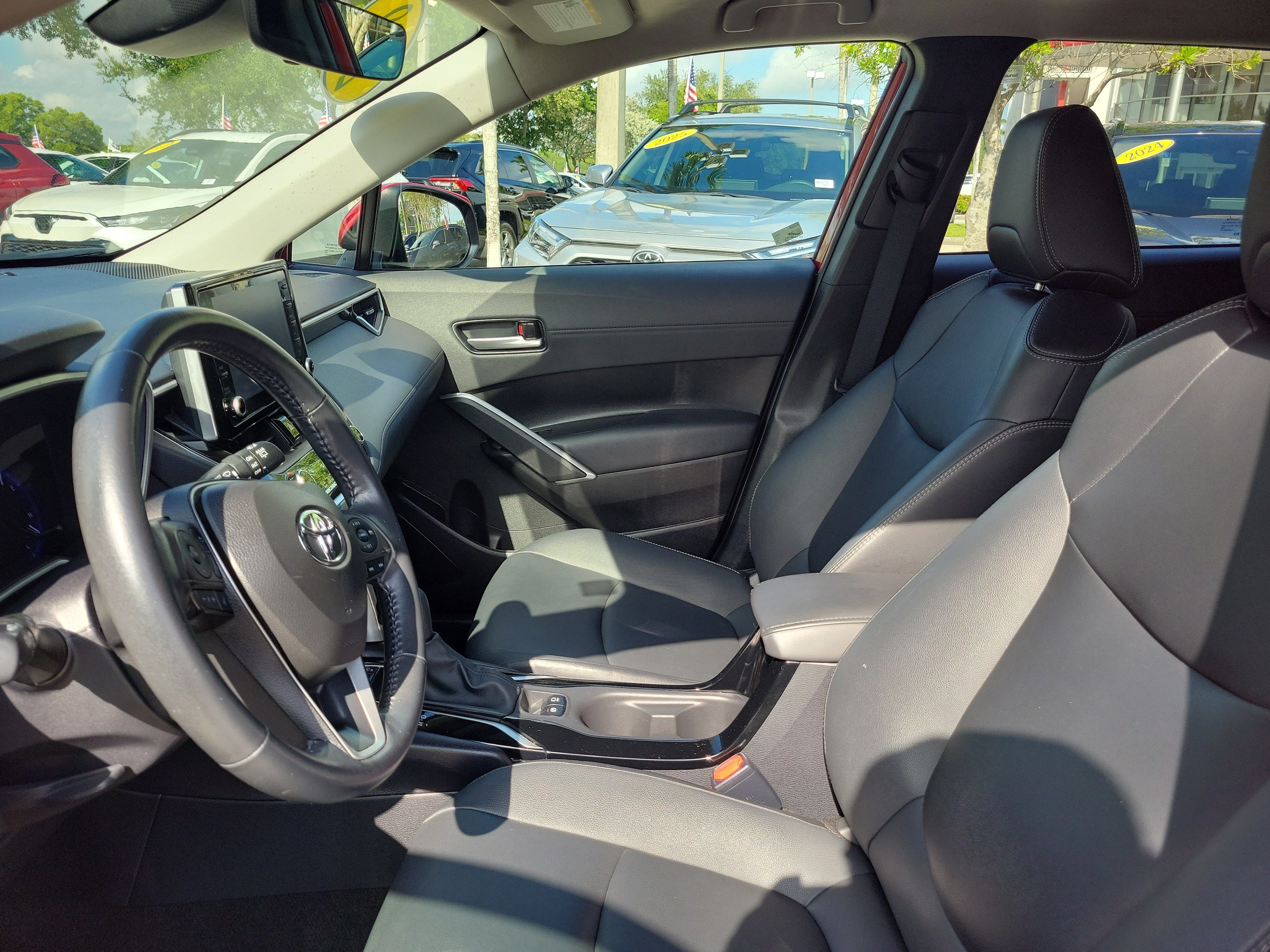 Used 2022 Barcelona Red Metallic Toyota XLE image 22