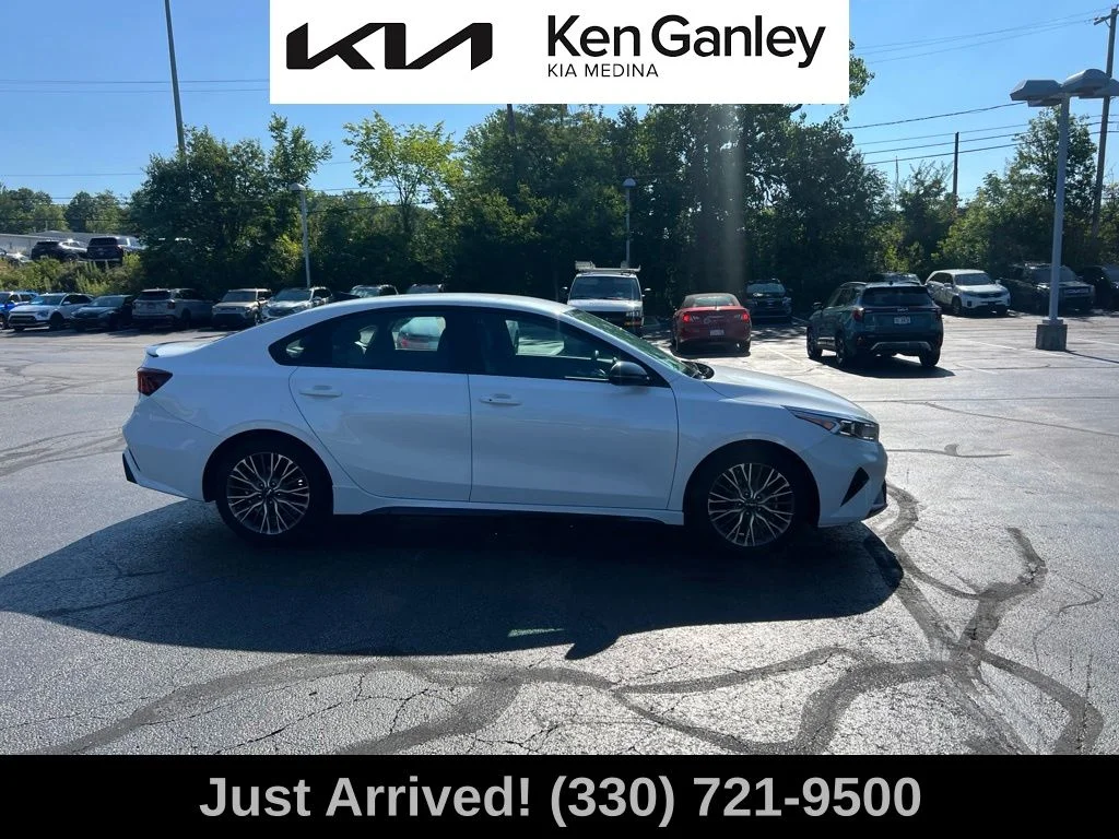 Certified Used 2024 White Kia GT-Line image 4