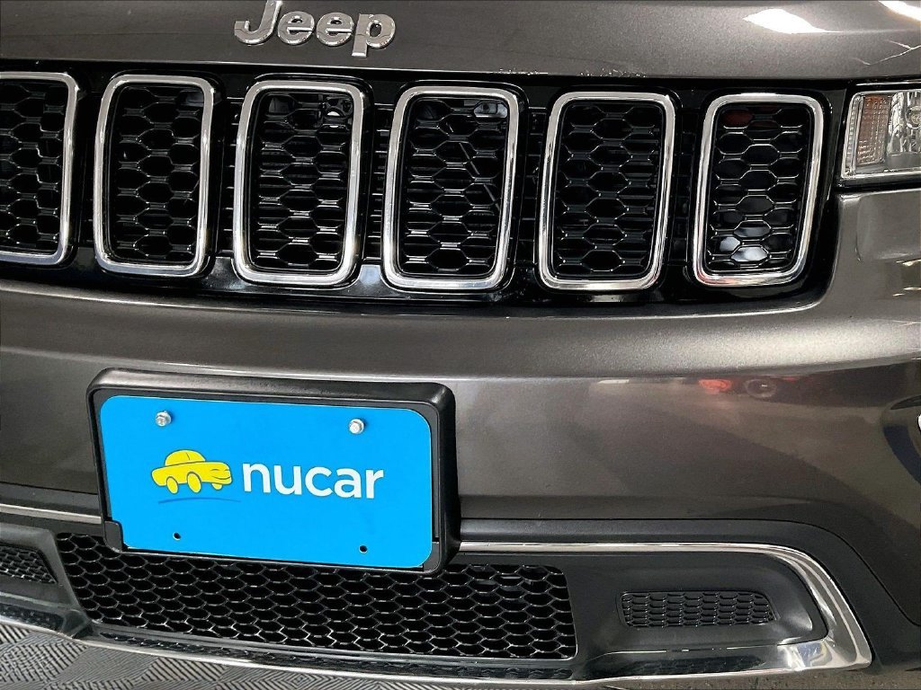 Used 2018 Gray Jeep Limited image 33