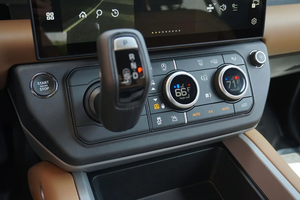 New 2026 Santorini Black Land Rover X image 30