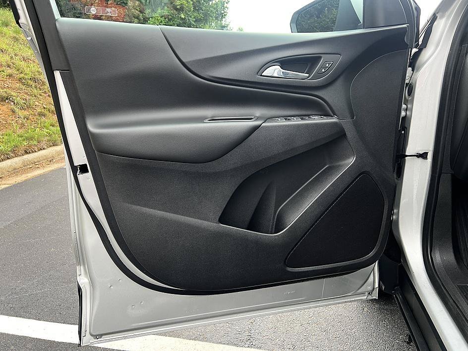 Used 2020 Silver Ice Metallic Chevrolet LT image 10