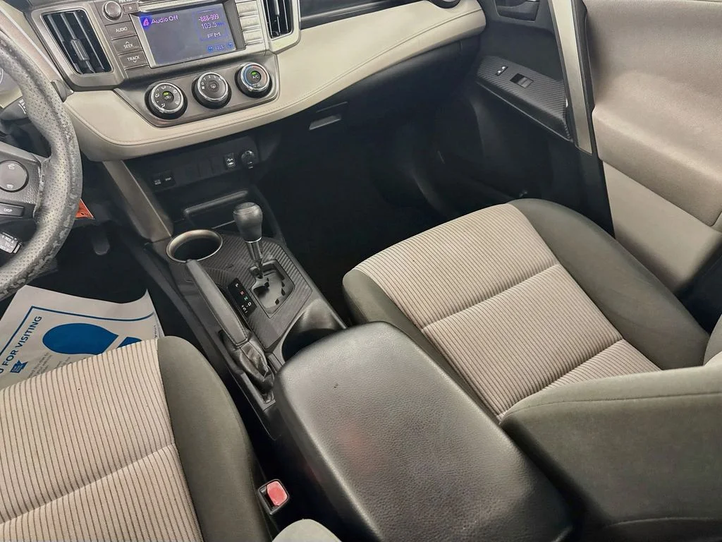 Used 2013 Gray Toyota LE image 24