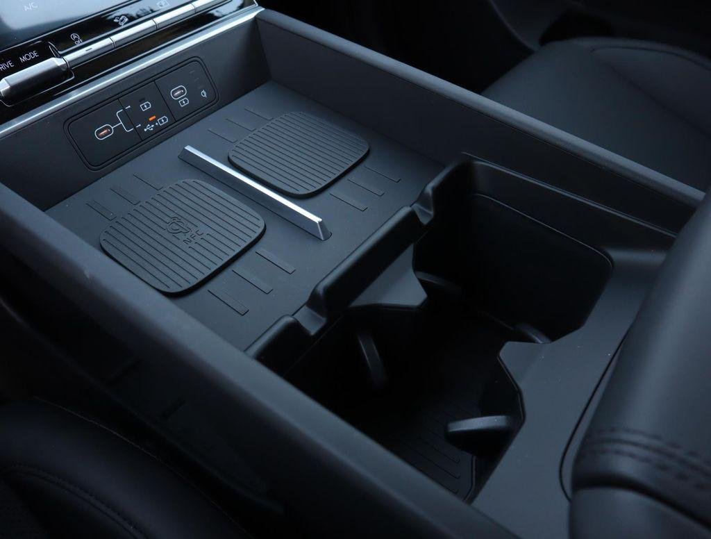 New 2026 Gray Hyundai SEL FWD image 15