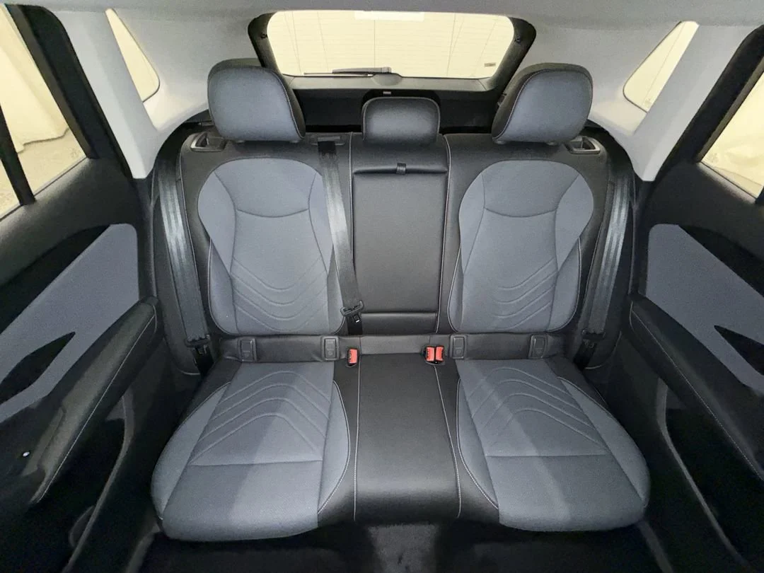 New 2026 Platinum Gray Metallic Volkswagen SE image 21