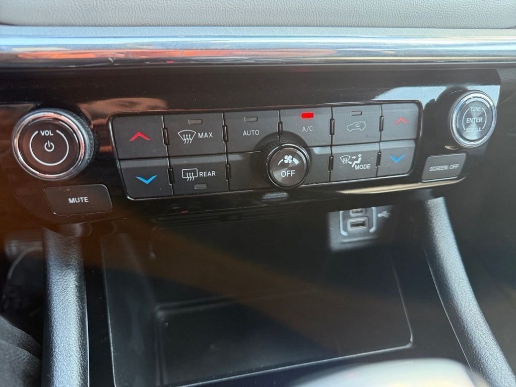 Used 2024 Black Jeep Limited image 17