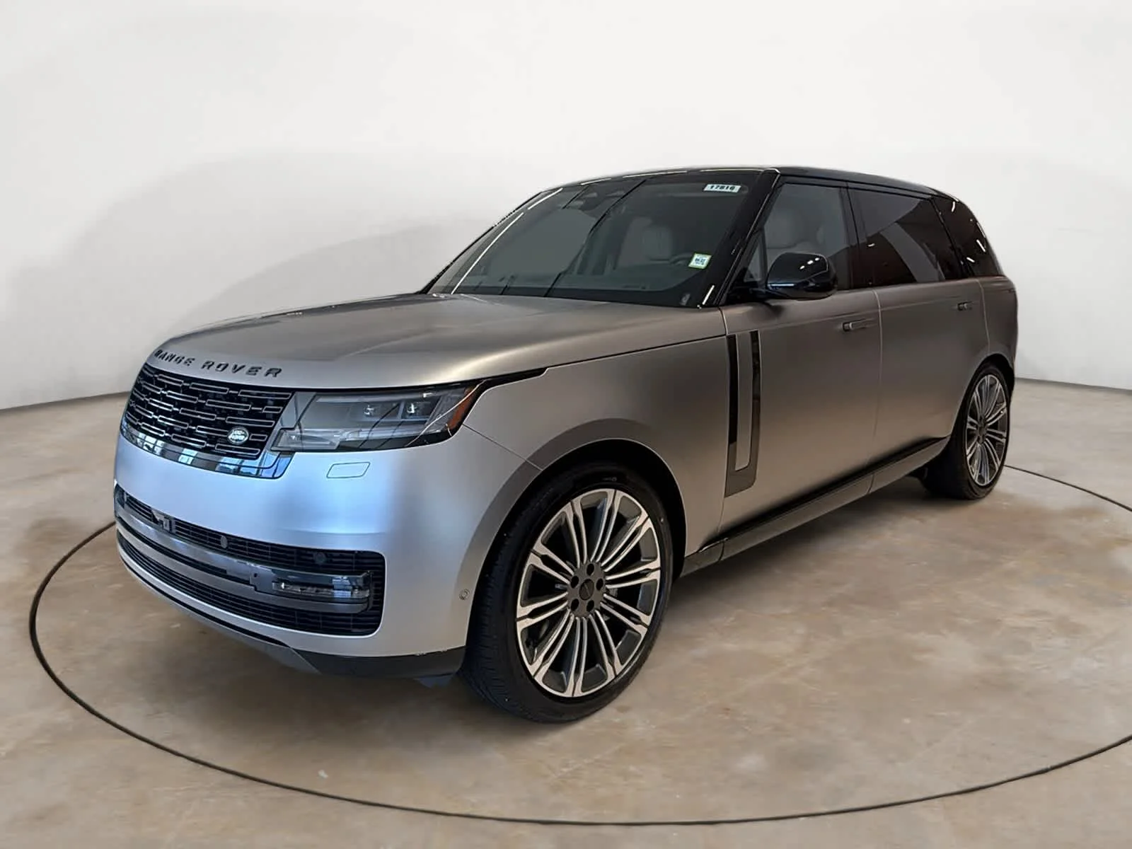 2026 Land Rover Range Rover 3.0 SE LWB 7's photo