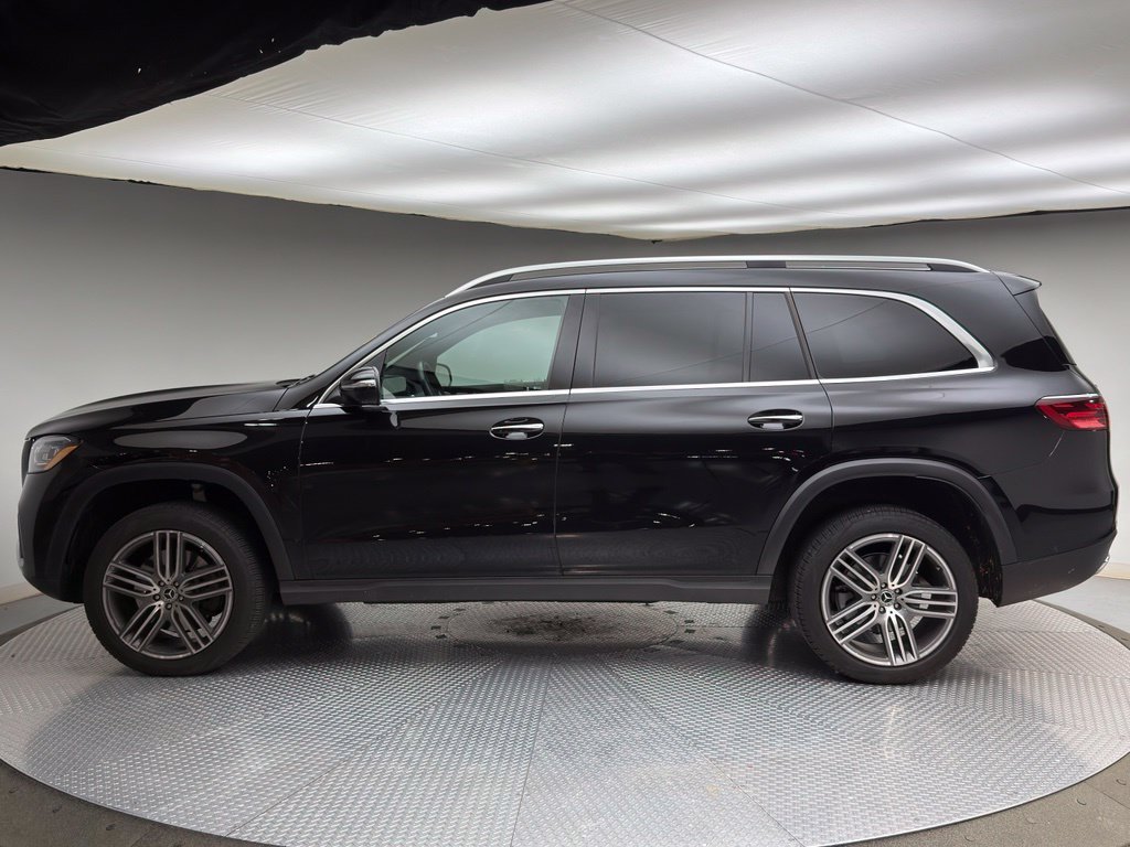 Used 2025 Obsidian Black/Mojave Silver Mercedes-Benz GLS 450 image 2