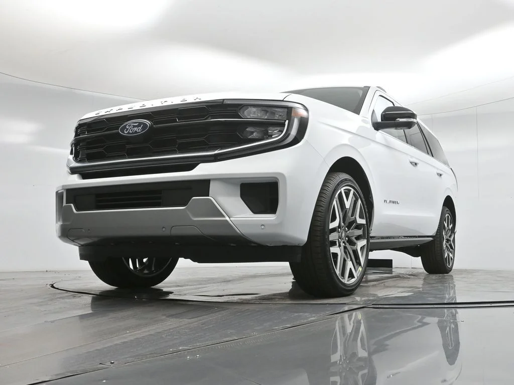New 2025 Oxford White Ford Platinum image 45