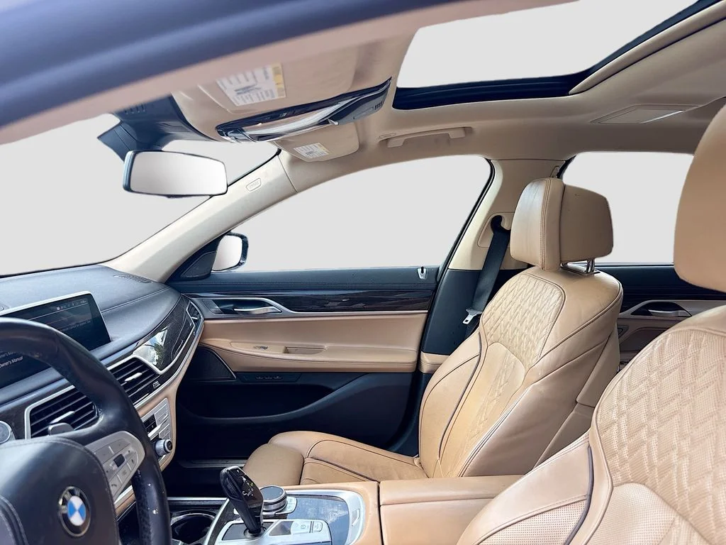 Used 2022 Alpine White BMW 740i image 18