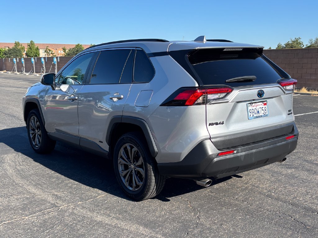 2022 Toyota RAV4 XLE Premium - Photo 7