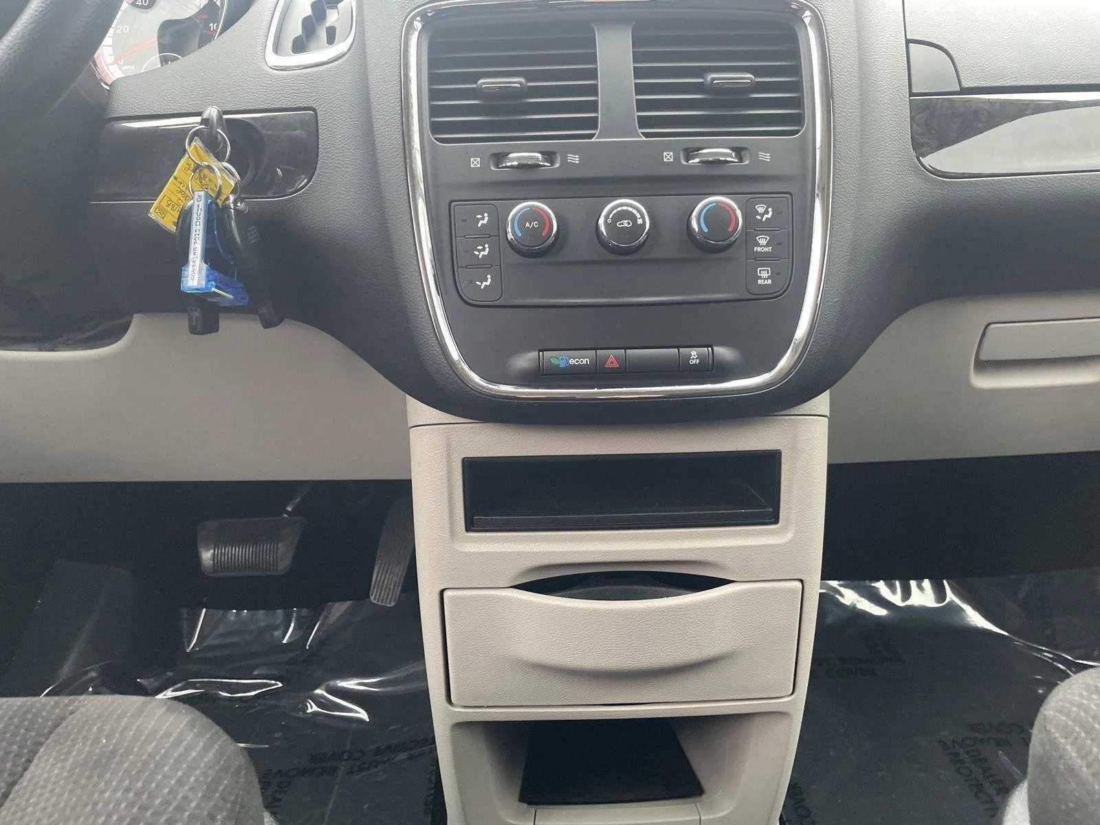 Used 2015 Cashmere/Sandstone Pearlcoat Dodge American Value Pkg image 16