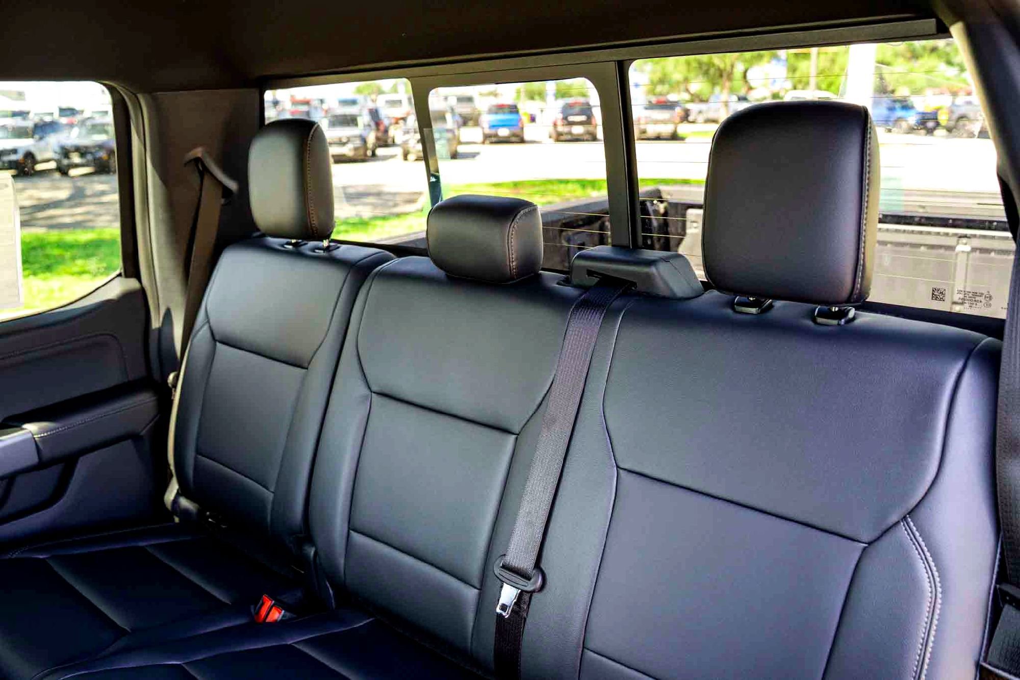 New 2026 Agate Black Metallic Ford XLT image 18