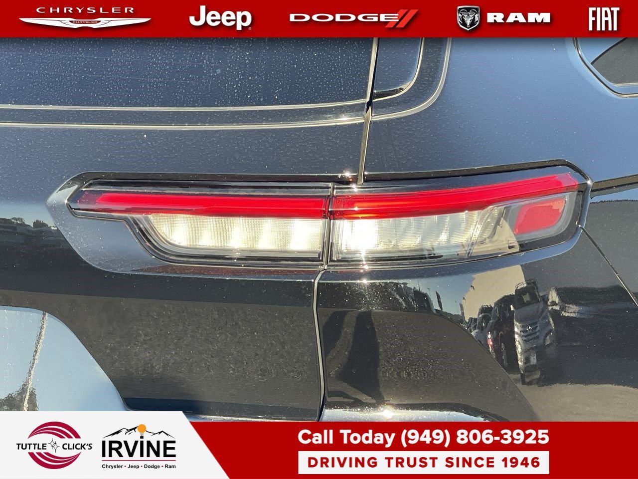 Used 2022 Diamond Black Crystal Pearlcoat Jeep Limited image 12