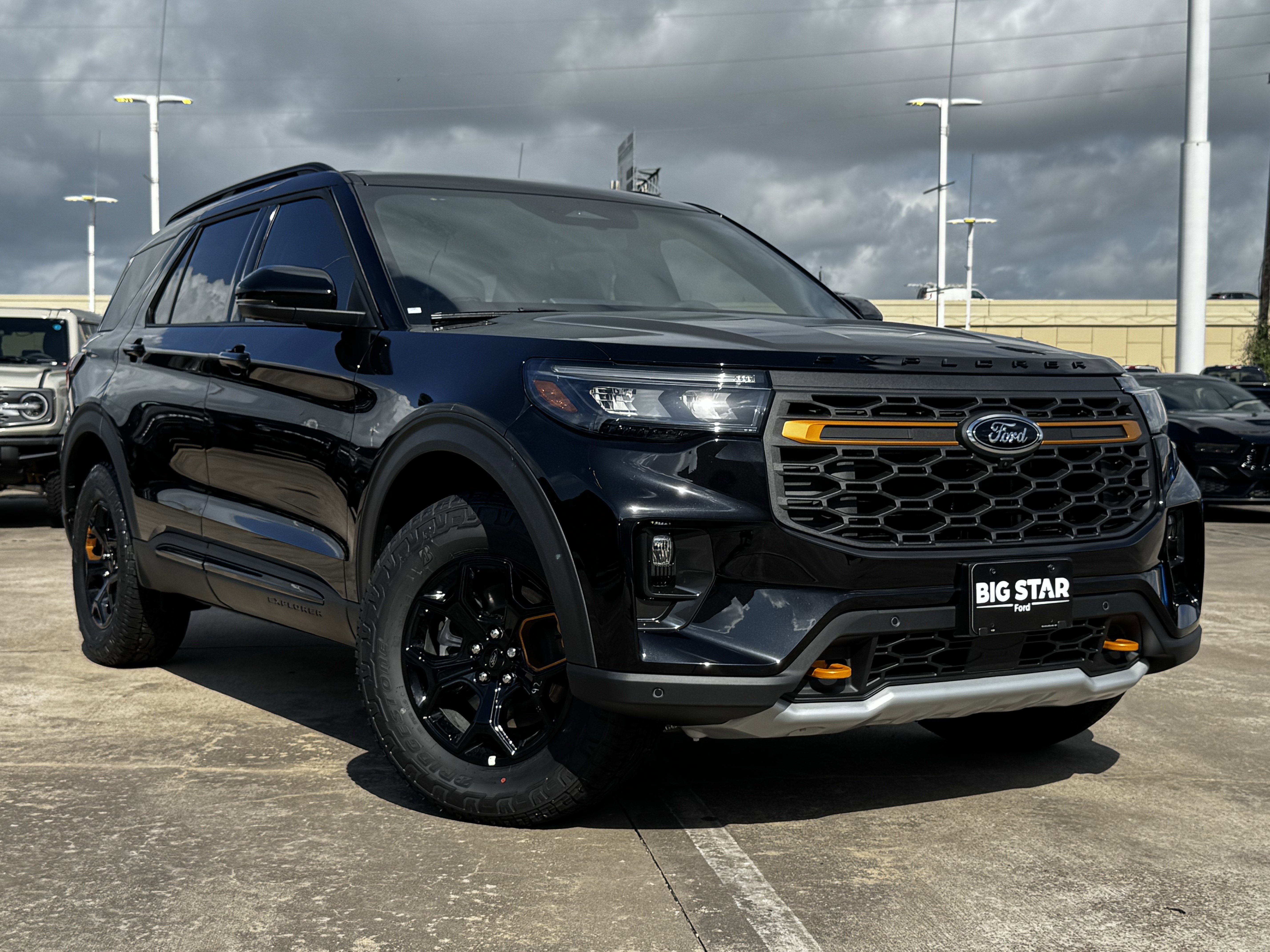 New 2026 Agate Black Metallic Ford Tremor image 2