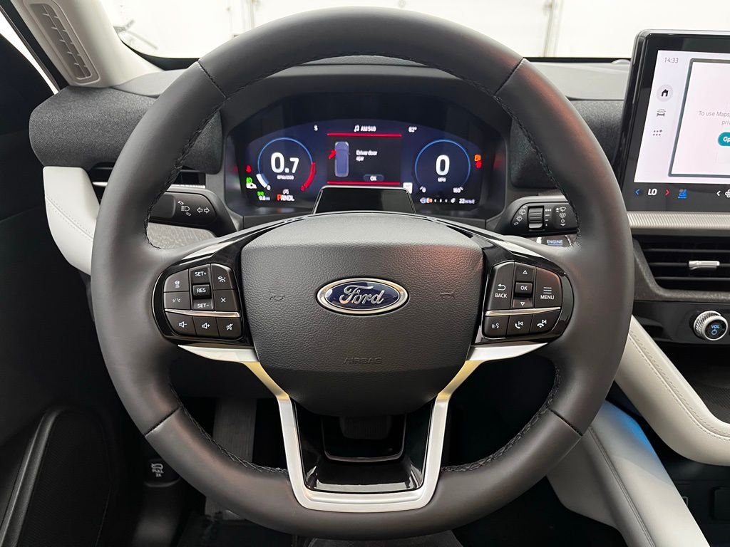 New 2026 Black Ford Platinum image 24