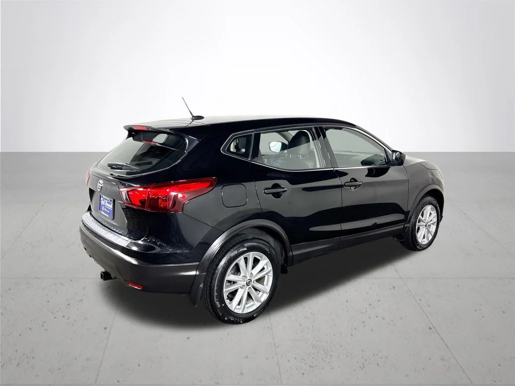 Used 2019 Black Nissan S image 6