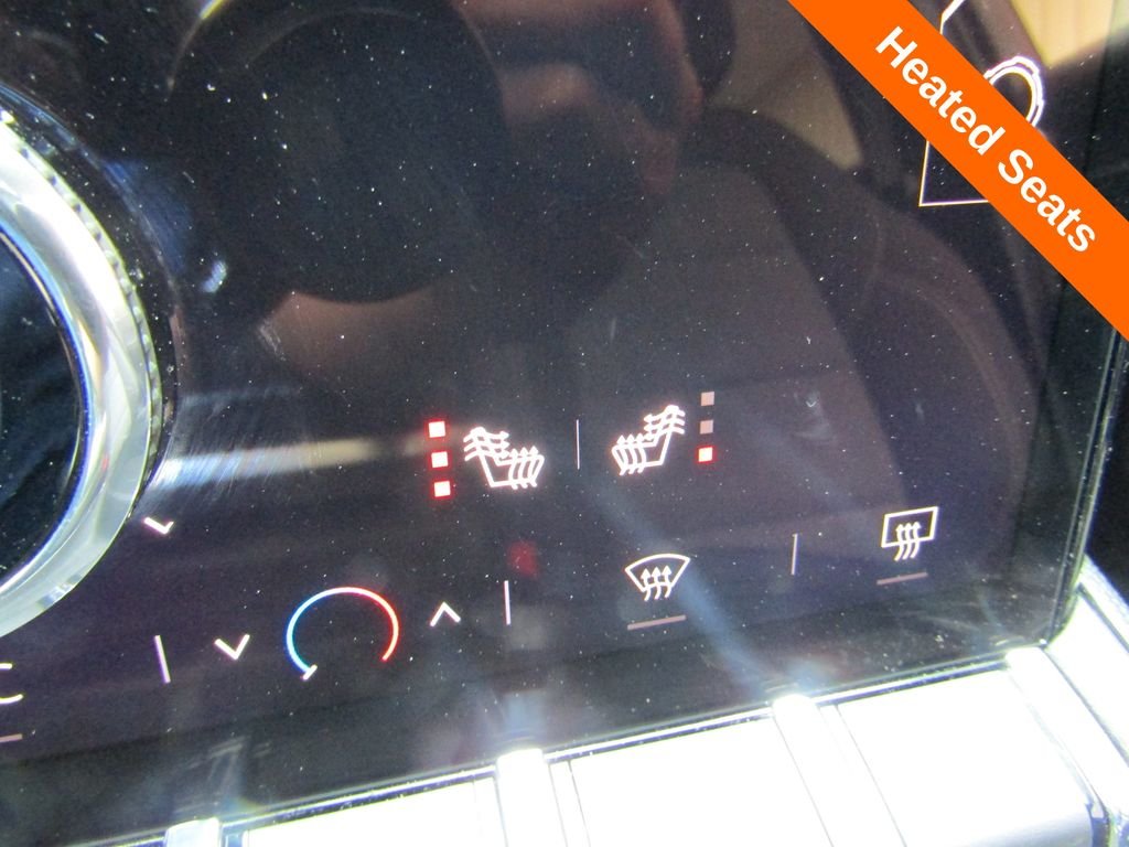 Used 2025 White GMC Elevation image 19