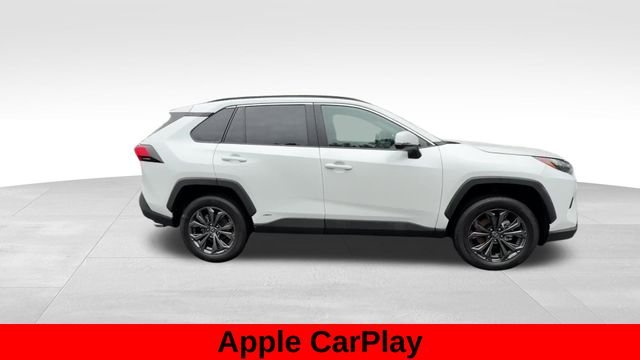 Used 2025 Beige Toyota XLE Premium image 9