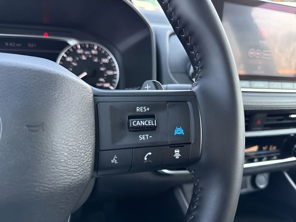 Used 2025 Gray Nissan SV image 16