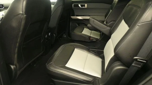 Used 2023 Black Ford XLT image 10