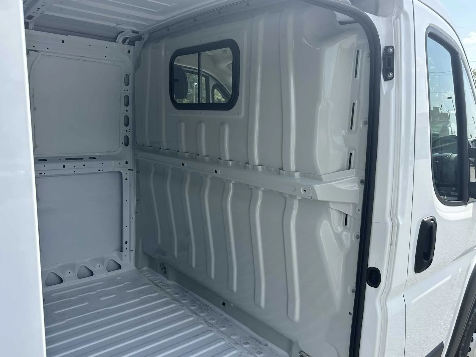 New 2026 Bright White Clear-Coat Exterior Paint RAM Tradesman image 17