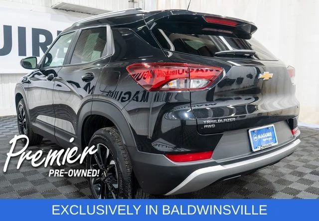 Used 2023 Black Chevrolet LT image 7
