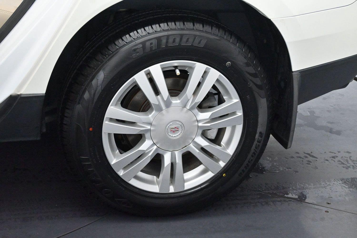 Used 2014 Platinum Ice Tricoat Cadillac Luxury Collection image 35