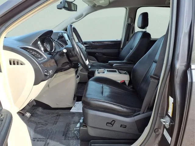Used 2015 Gray Chrysler Touring-L image 17
