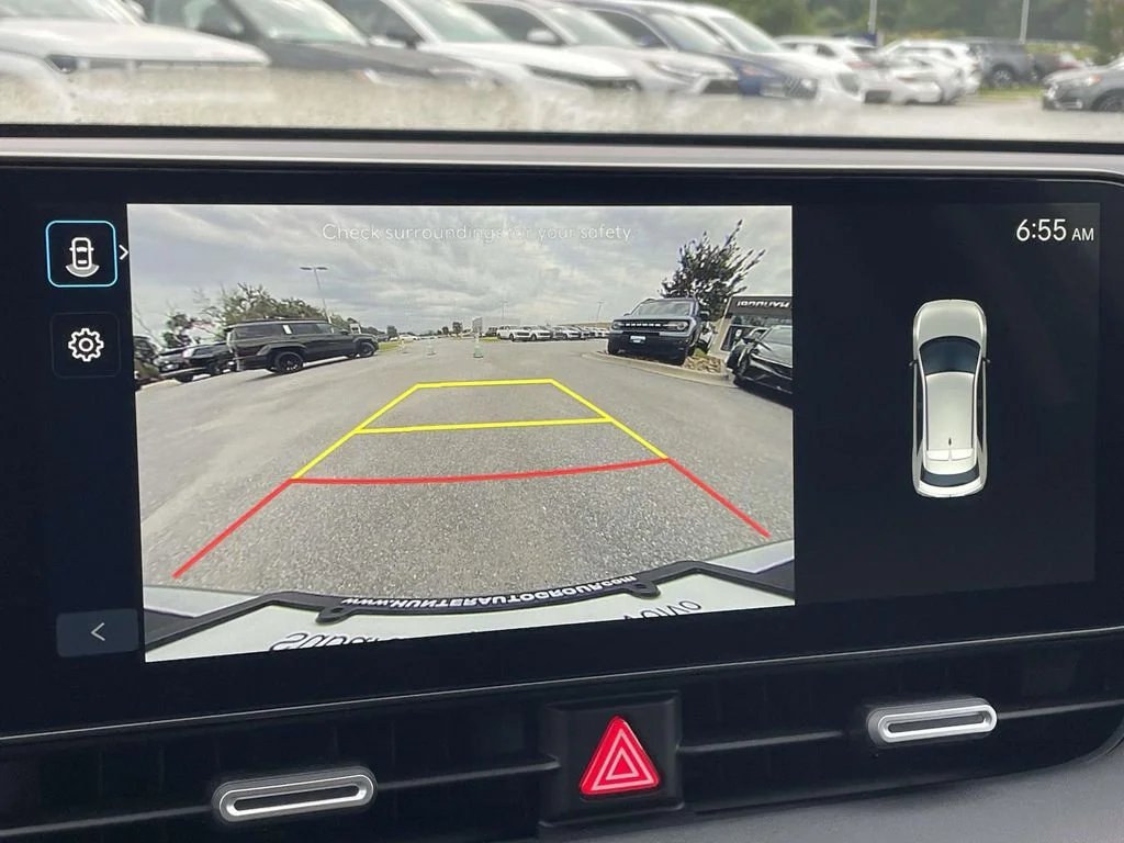 Used 2025 Atlas White Hyundai SEL image 19