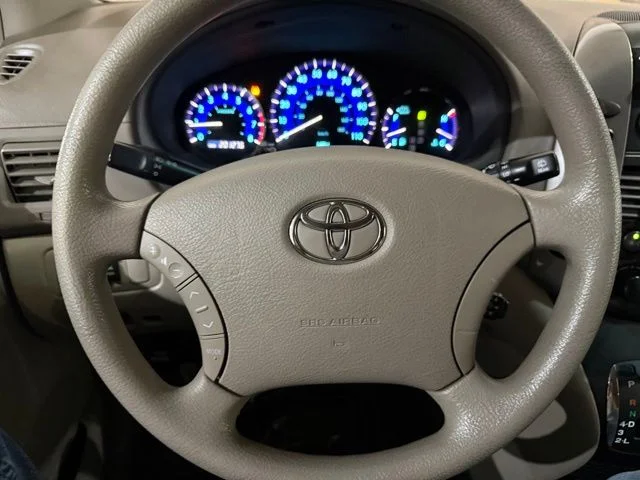 Used 2010 Blue Mirage Metallic Toyota LE image 16