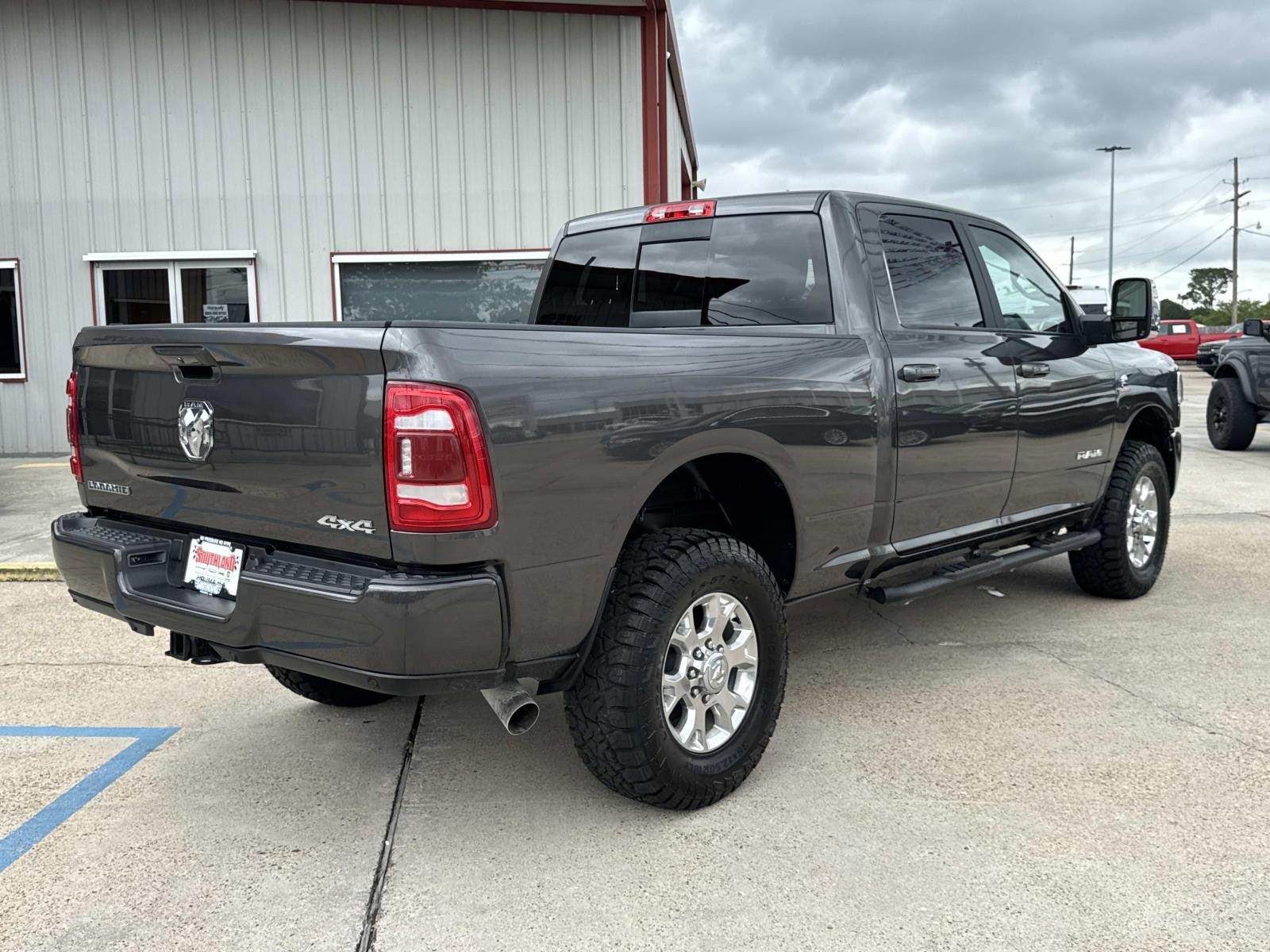 Used 2024 Granite Crystal Metallic Clearcoat Ram Laramie image 7