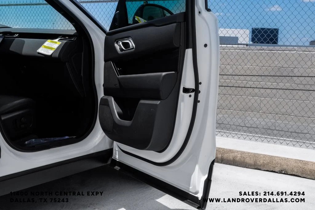 New 2026 Fuji White Land Rover S image 42