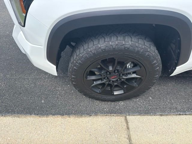 Used 2025  Toyota SR5 image 11