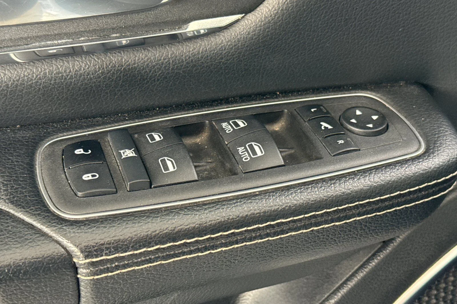 2024 RAM Ram 1500 Pickup Laramie - Photo 16