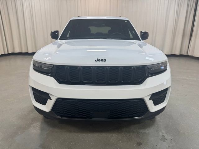 Used 2025 Bright White Jeep Altitude image 10