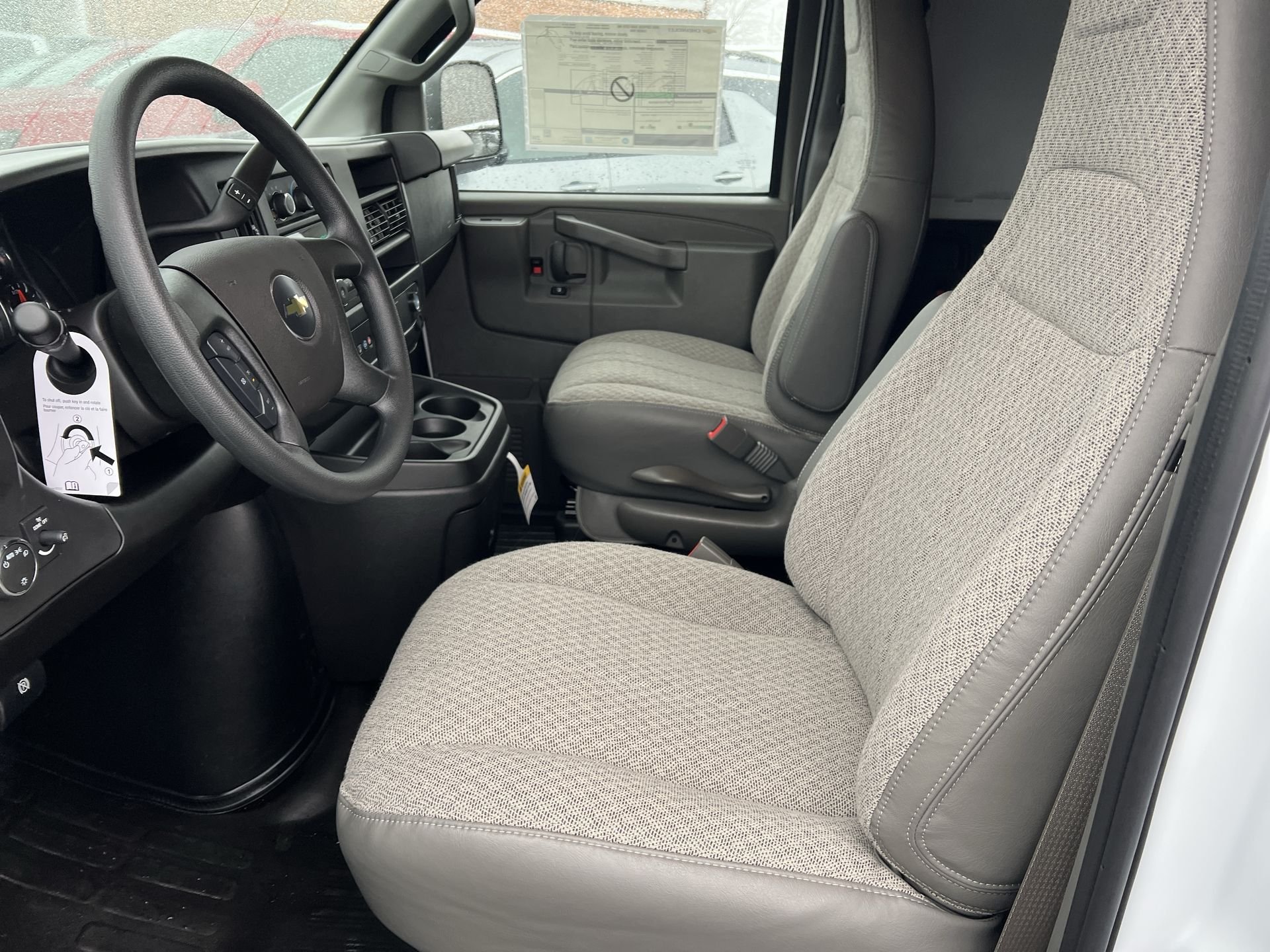 2025 Chevrolet Express Cargo Work Van - Photo 13