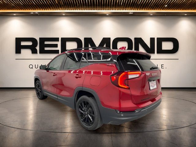 Used 2024 Volcanic Red Tintcoat GMC SLT image 6