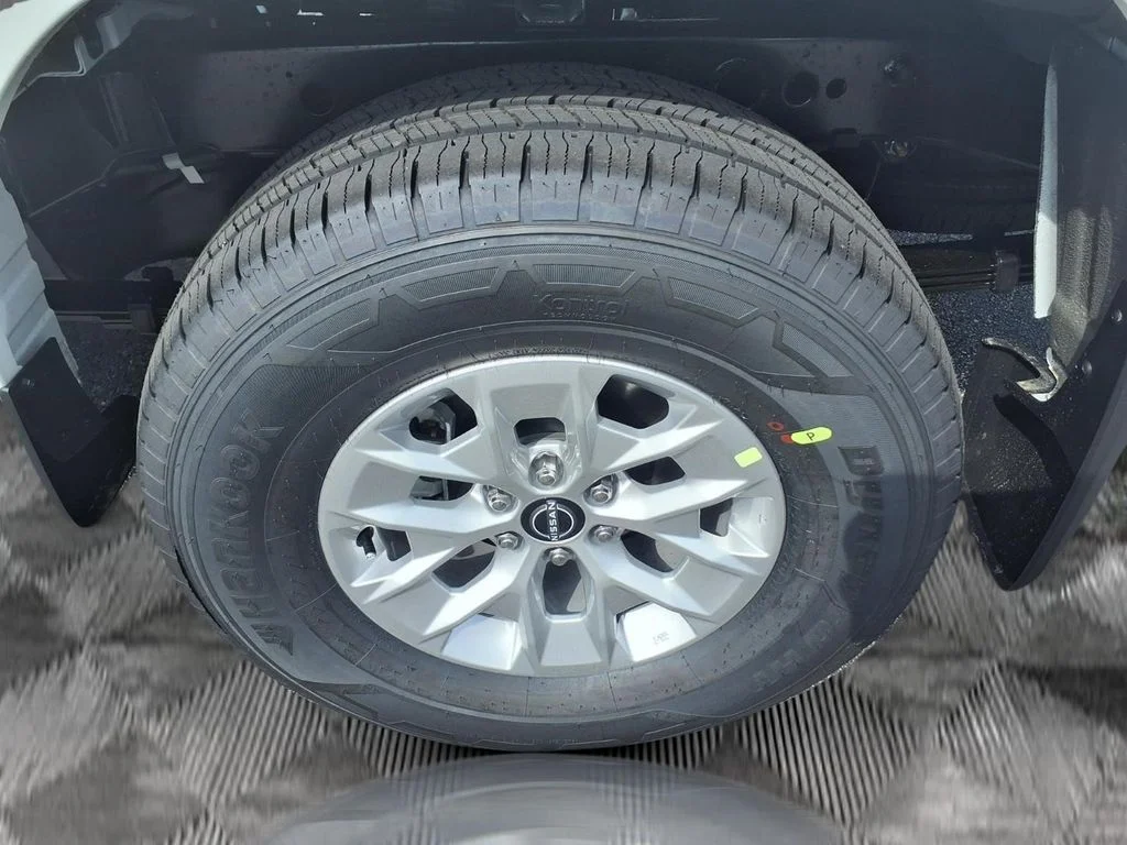 New 2026 Glacier White Nissan Crew Cab S image 18