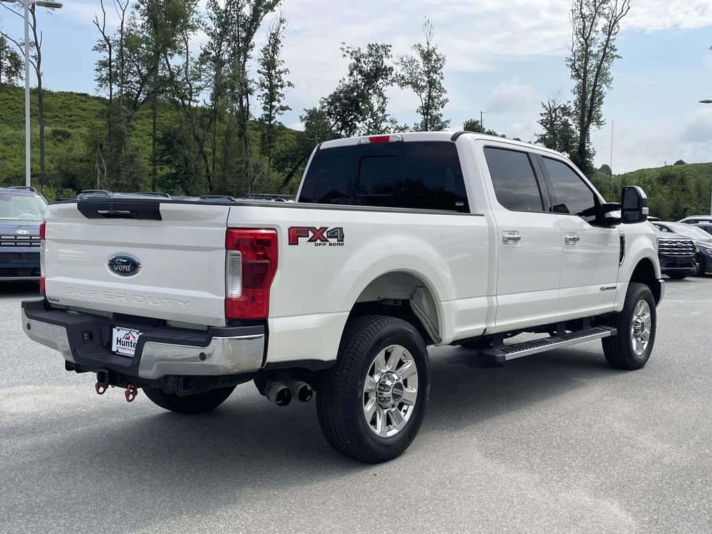 Used 2017 White Platinum Metallic Tri-Coat Ford Lariat image 32