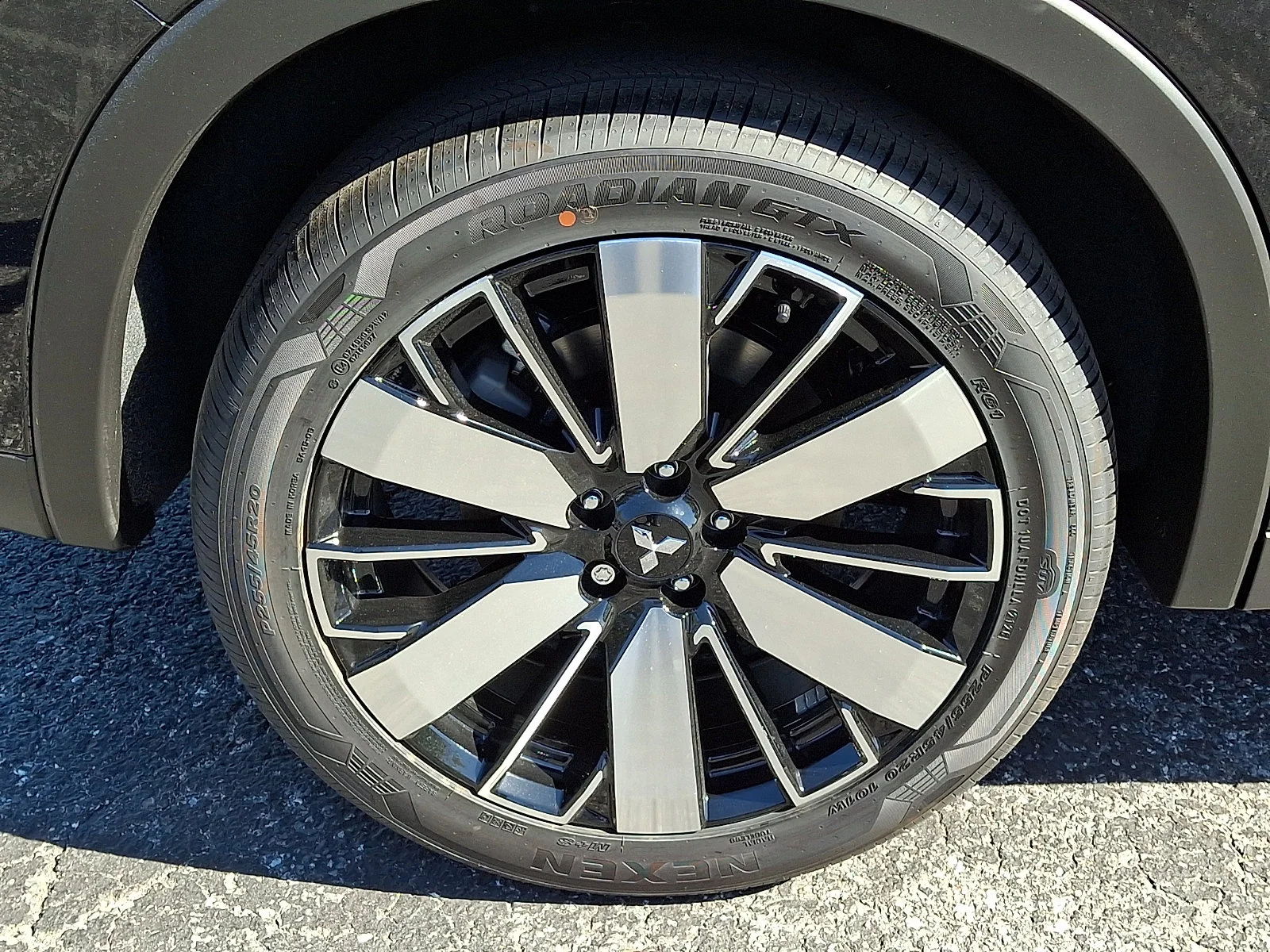 New 2026 Black Mitsubishi SE image 10