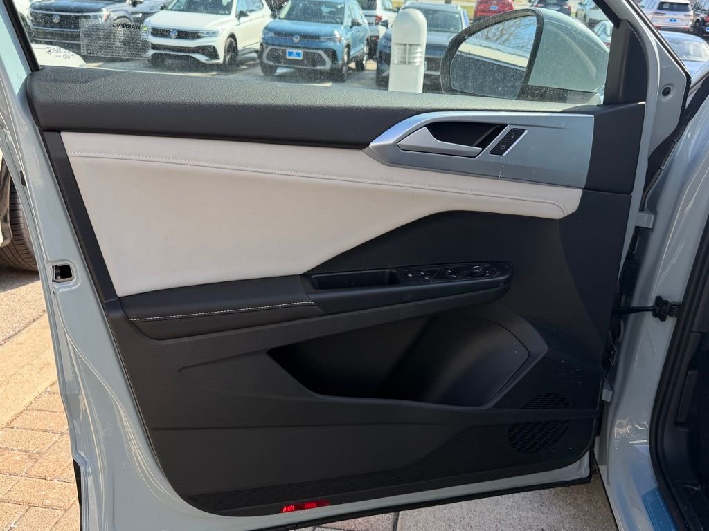 New 2026 Monument Gray Volkswagen 1.5T SE image 10