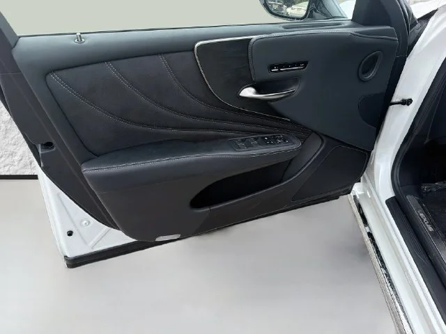 2022 Lexus LS Base - Photo 21