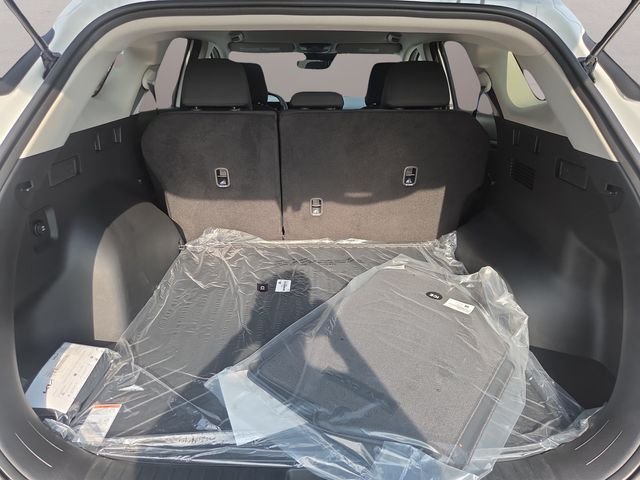 New 2026 Glacial White Pearl Kia LX image 22