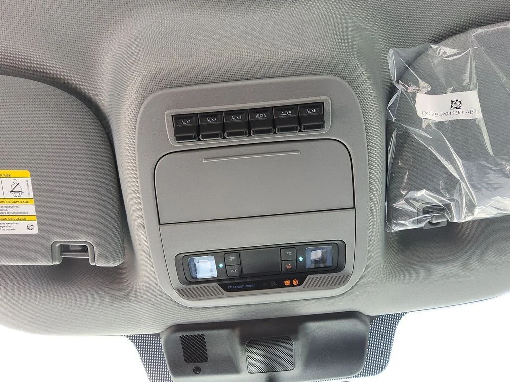 New 2026 Oxford White Ford XL image 13